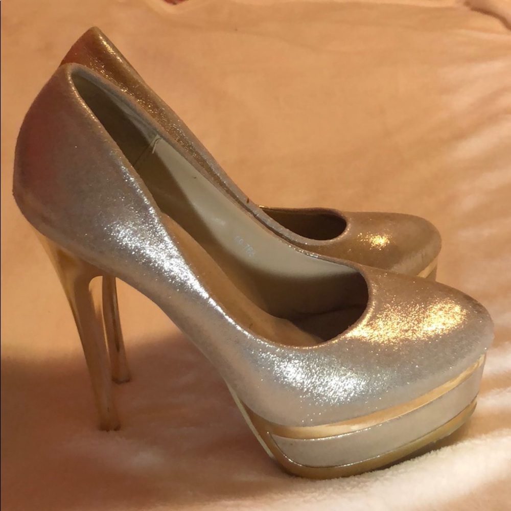 Women’s high heel size 7
